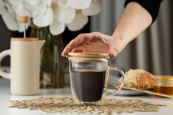 Кружка с двойными стенками Kupla с бамбуковой крышкой фото 