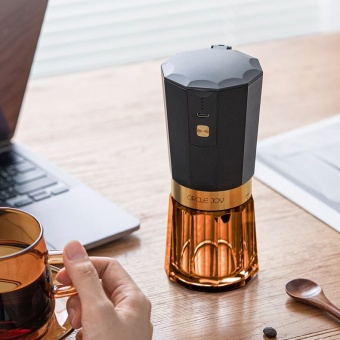 Портативная кофемолка Electric Coffee Grinder, черная с оранжевым фото 