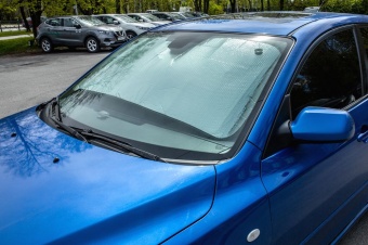 Солнцезащитная шторка для автомобиля Blackout, одностороняя фото 