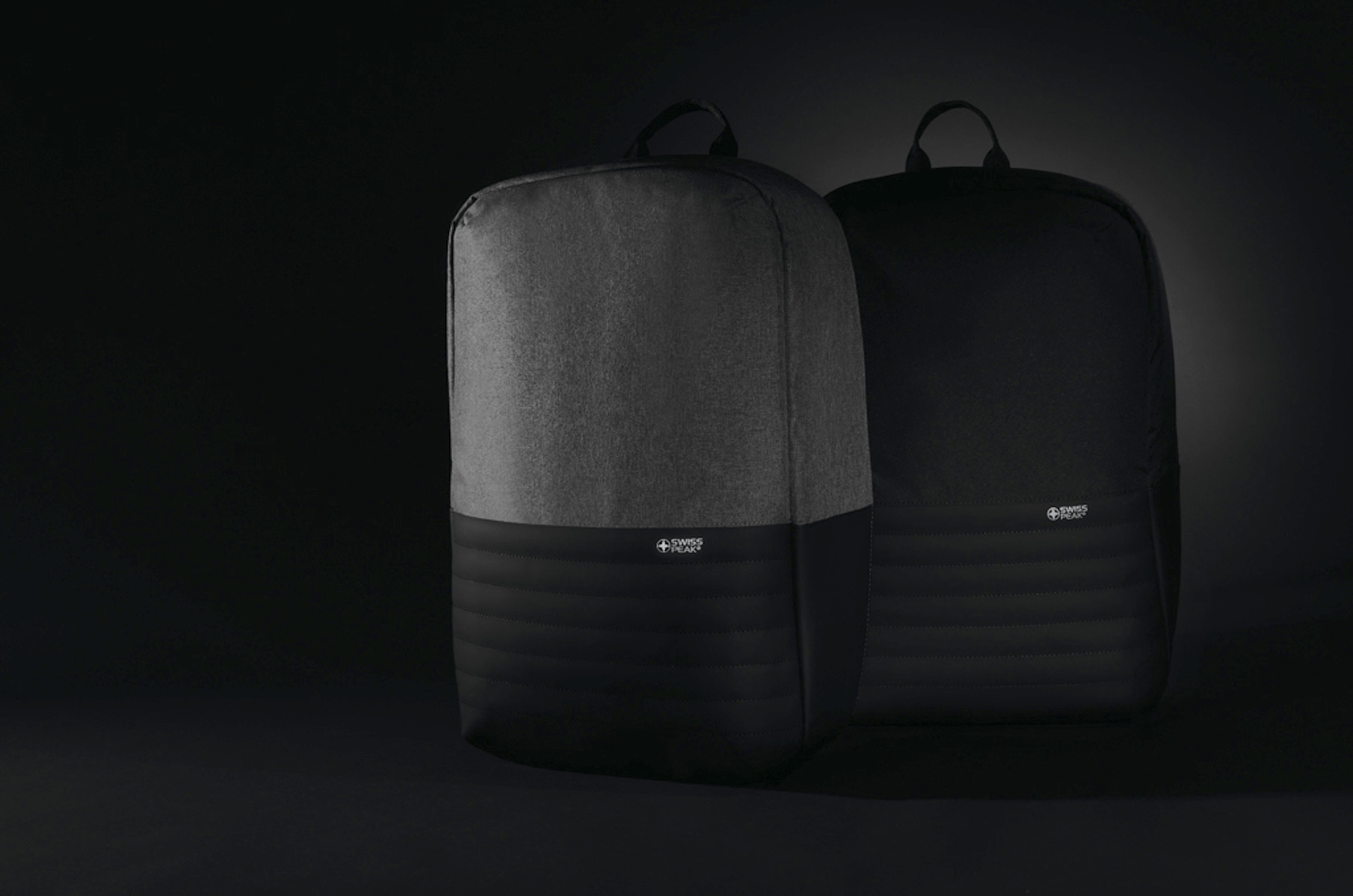 Антикражный рюкзак для ноутбука Swiss Peak с RFID-защитой из rPET AWARE™, 15,6’’