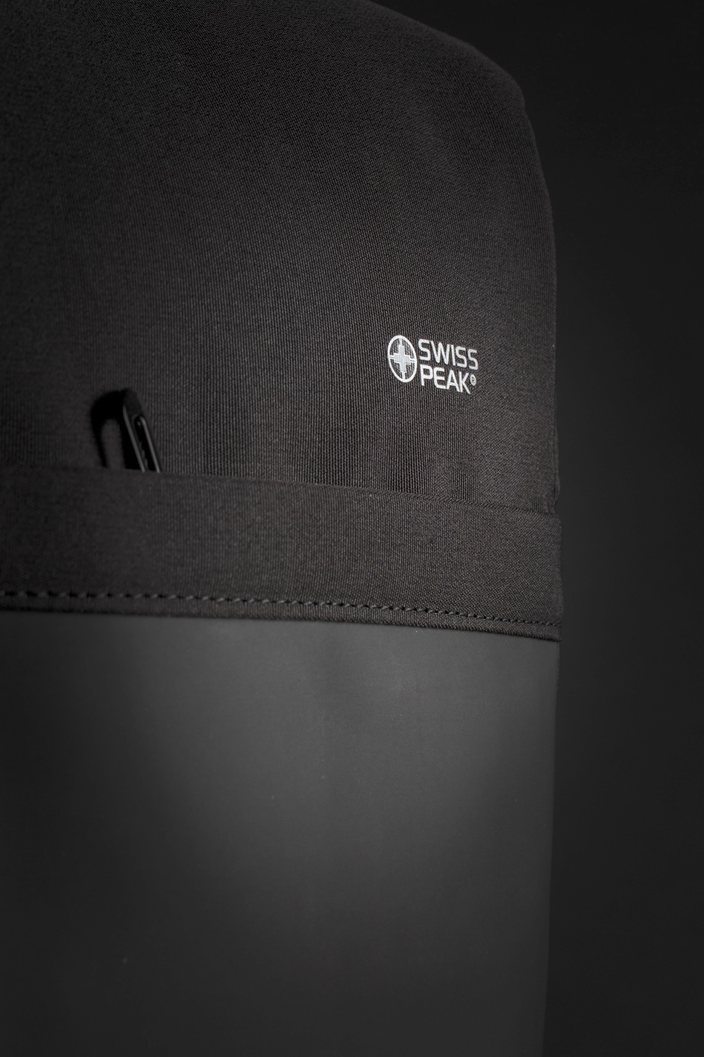 Антикражный рюкзак Swiss Peak 15"  с RFID защитой и разъемом USB