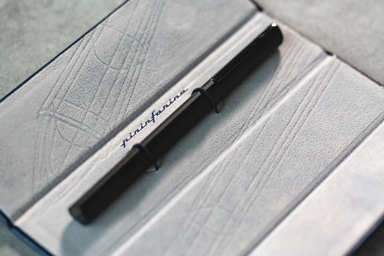 Шариковая ручка PININFARINA PF One BLACK