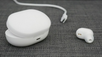 Беспроводные наушники Mi True Wireless, белые фото 