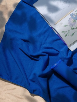 Флисовый плед Warm&Peace, ярко-синий фото 