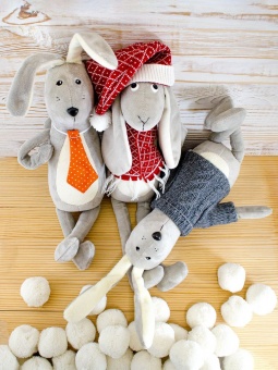 Мягкая игрушка Smart Bunny, в красном шарфике и шапочке фото 