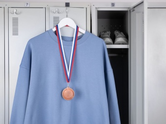 Медаль Regalia, большая, бронзовая фото 