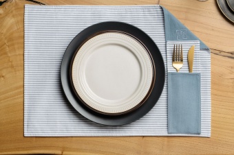Набор Feast Mist: сервировочная салфетка и куверт, серо-голубой фото 