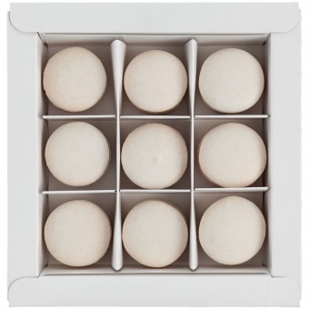 Набор из 9 пирожных макарон, в коробке с окошком фото 