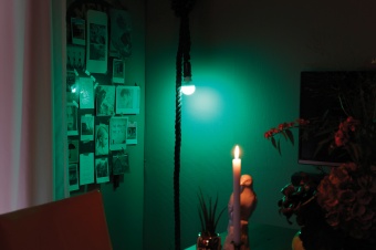 Светодиодная лампочка со встроенной колонкой фото 